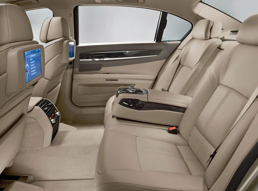  BMW 7-Series 2008 года  (фото 4 из 77)